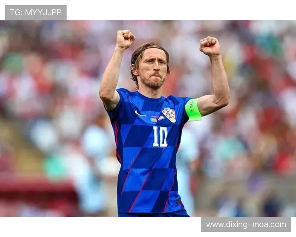 莫德里奇高位压迫下的稳定出球能力解析